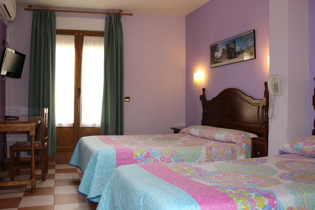 Hostal Don Jaime II Сеговия Экстерьер фото