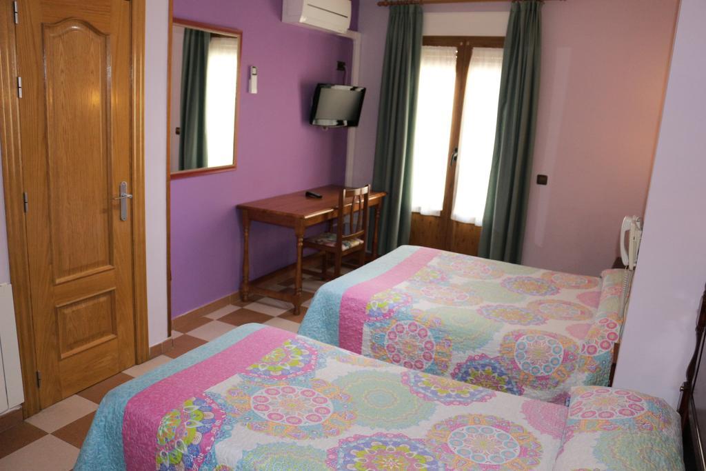 Hostal Don Jaime II Сеговия Экстерьер фото