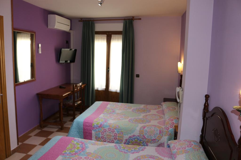 Hostal Don Jaime II Сеговия Экстерьер фото