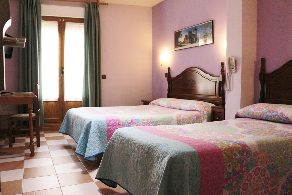 Hostal Don Jaime II Сеговия Экстерьер фото