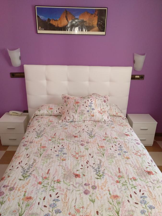 Hostal Don Jaime II Сеговия Экстерьер фото