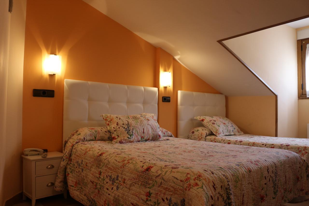 Hostal Don Jaime II Сеговия Экстерьер фото