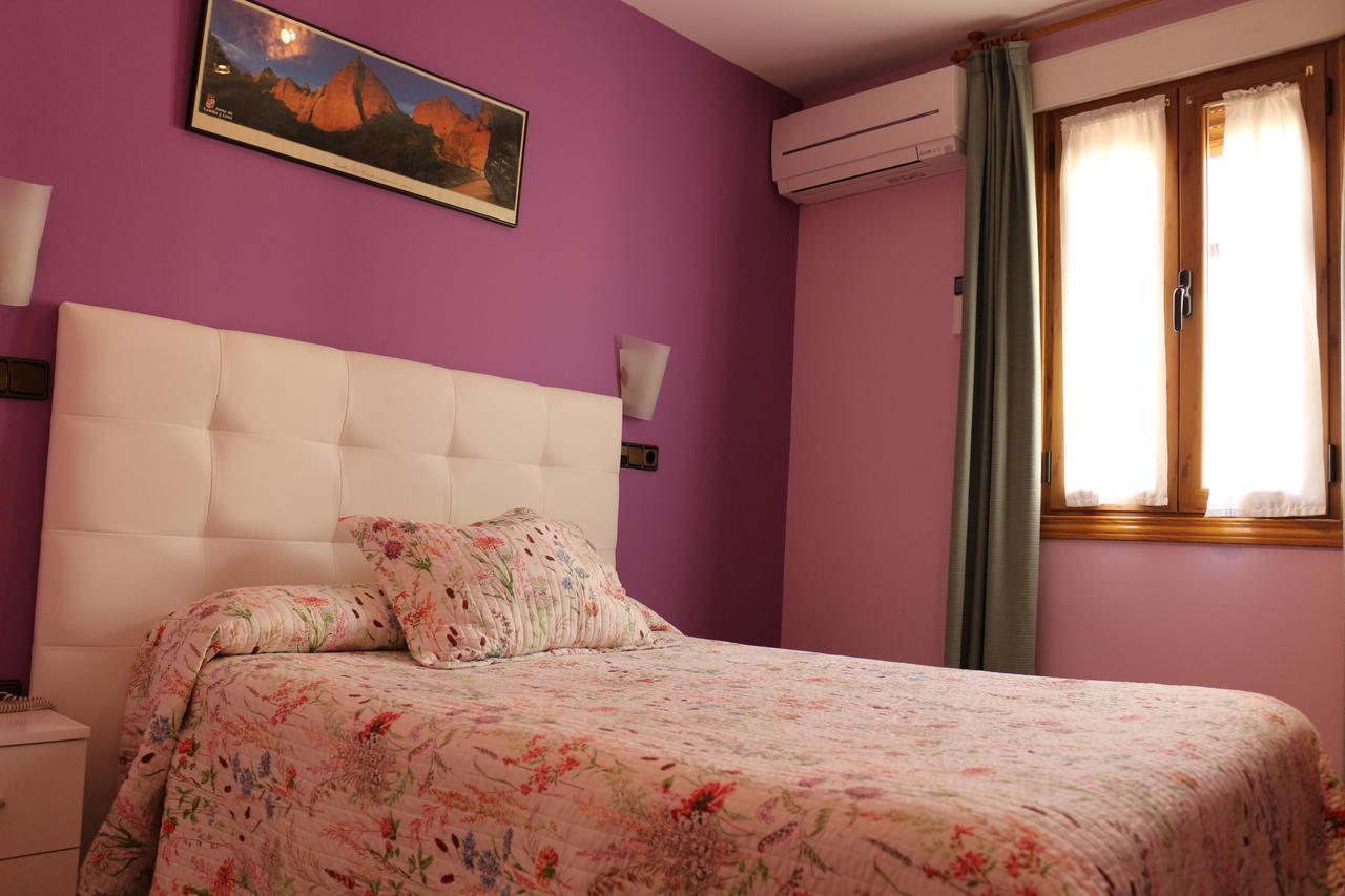 Hostal Don Jaime II Сеговия Экстерьер фото