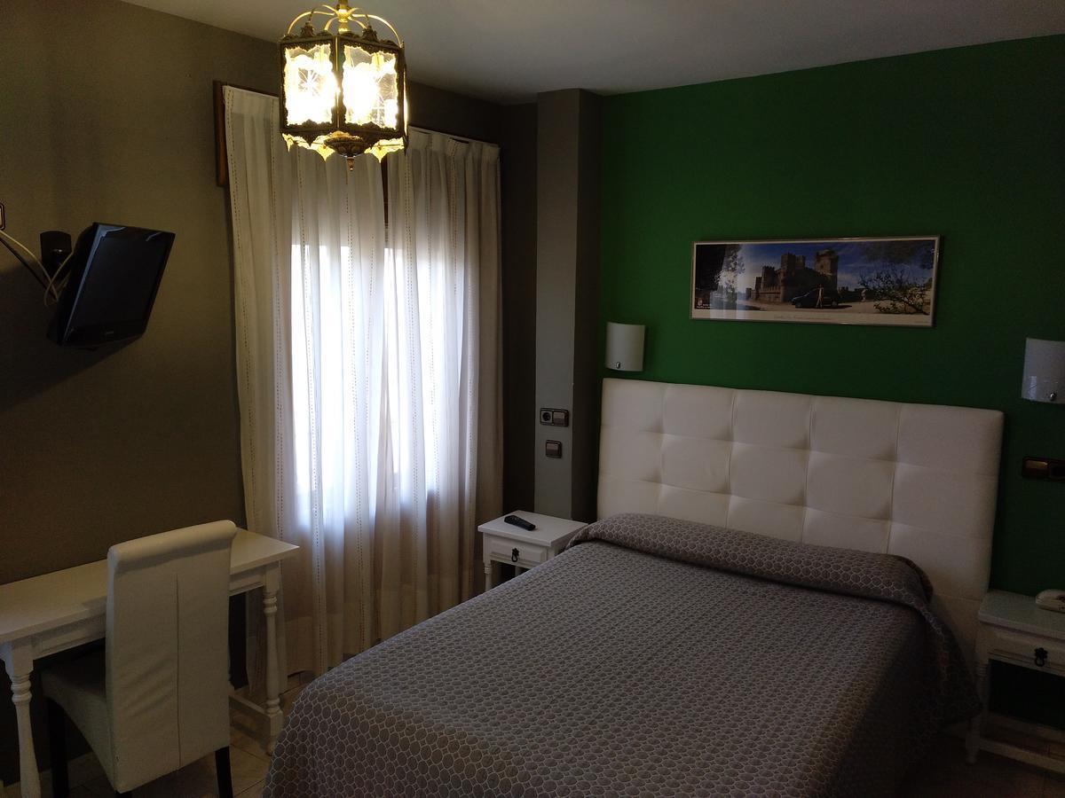 Hostal Don Jaime II Сеговия Экстерьер фото