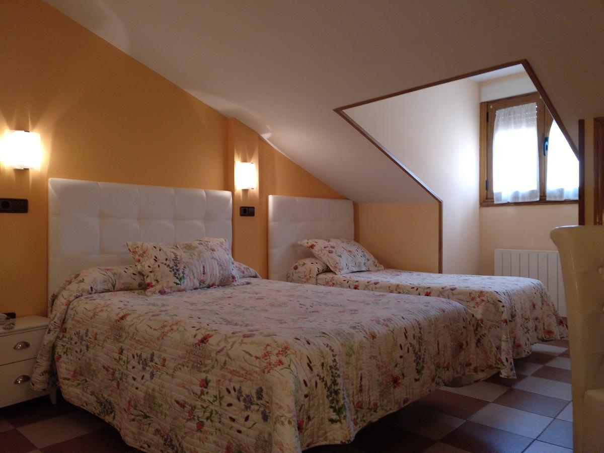 Hostal Don Jaime II Сеговия Экстерьер фото